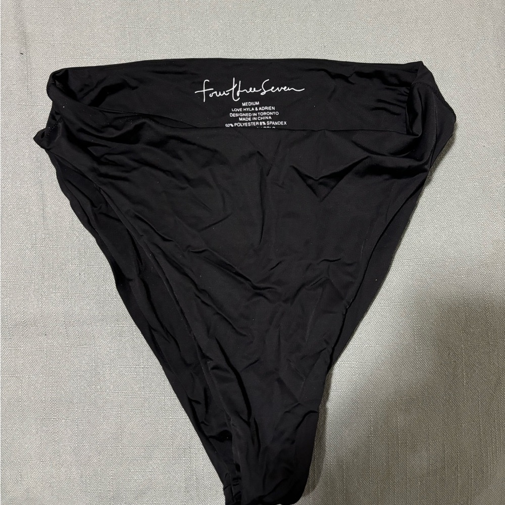 437 Aubrey bottoms in black